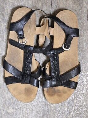 Naturalizer Black Leather T-Strap Sandals with Buckle Detail